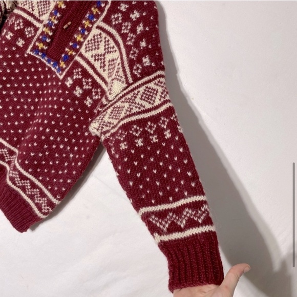 Namaste Woolens Hand Crafted In Nepal Red White Jacquard Knit Sweater L - Picture 11 of 12